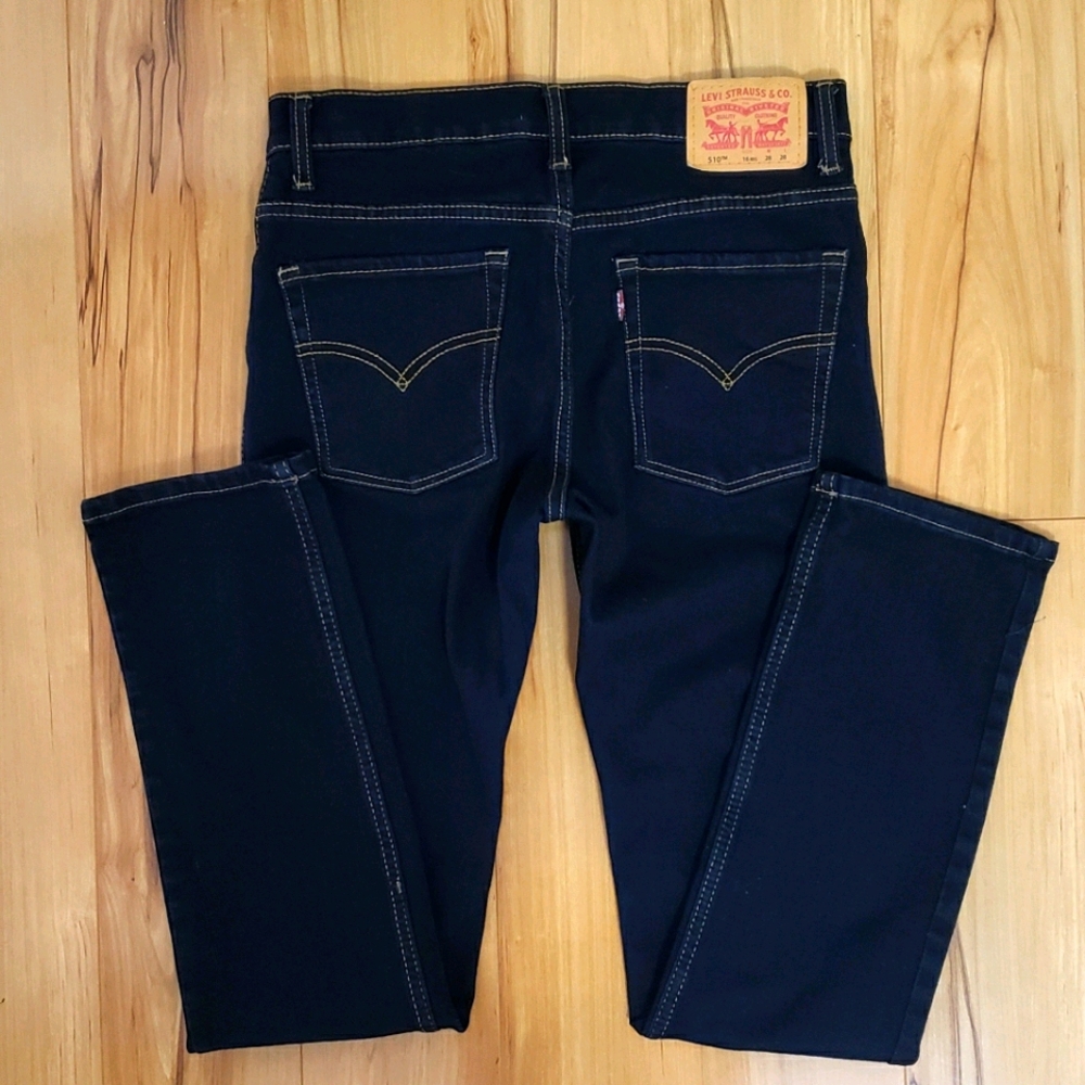 LEVI'S TRAUSS & CO. BLUE JEAN'S